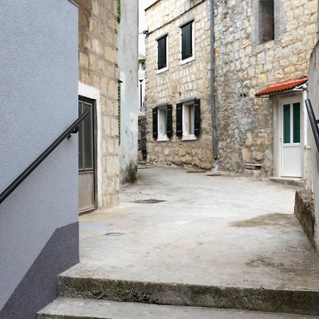 Apartments By The Sea Kastel Kambelovac, Kastela - 8679 Zewnętrze zdjęcie