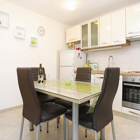 Apartments By The Sea Kastel Kambelovac, Kastela - 8679 Zewnętrze zdjęcie