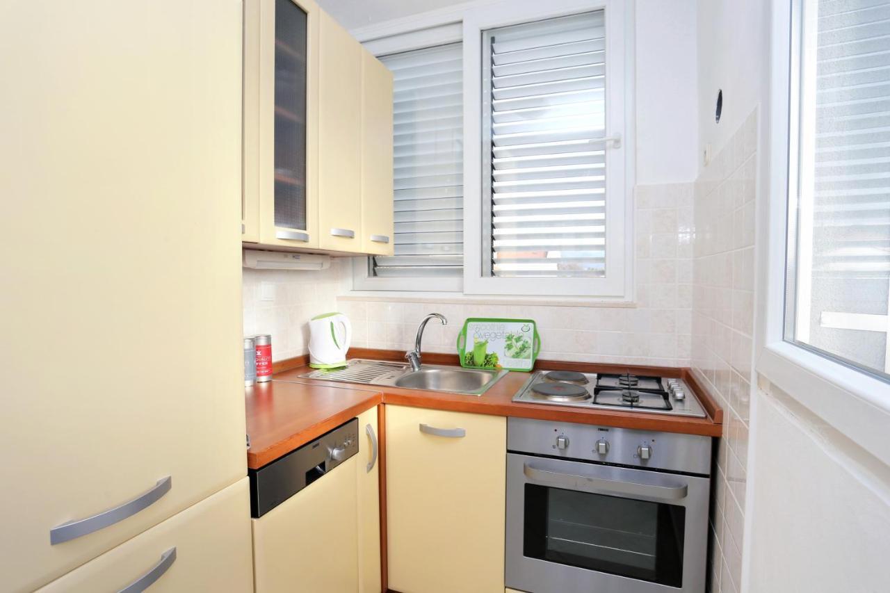 Apartments By The Sea Kastel Kambelovac, Kastela - 8679 Zewnętrze zdjęcie