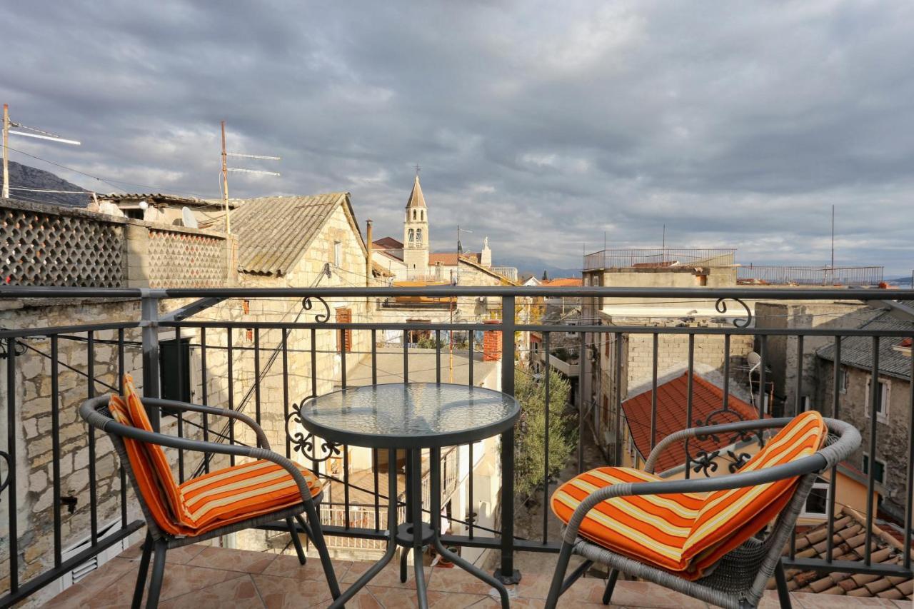Apartments By The Sea Kastel Kambelovac, Kastela - 8679 Zewnętrze zdjęcie