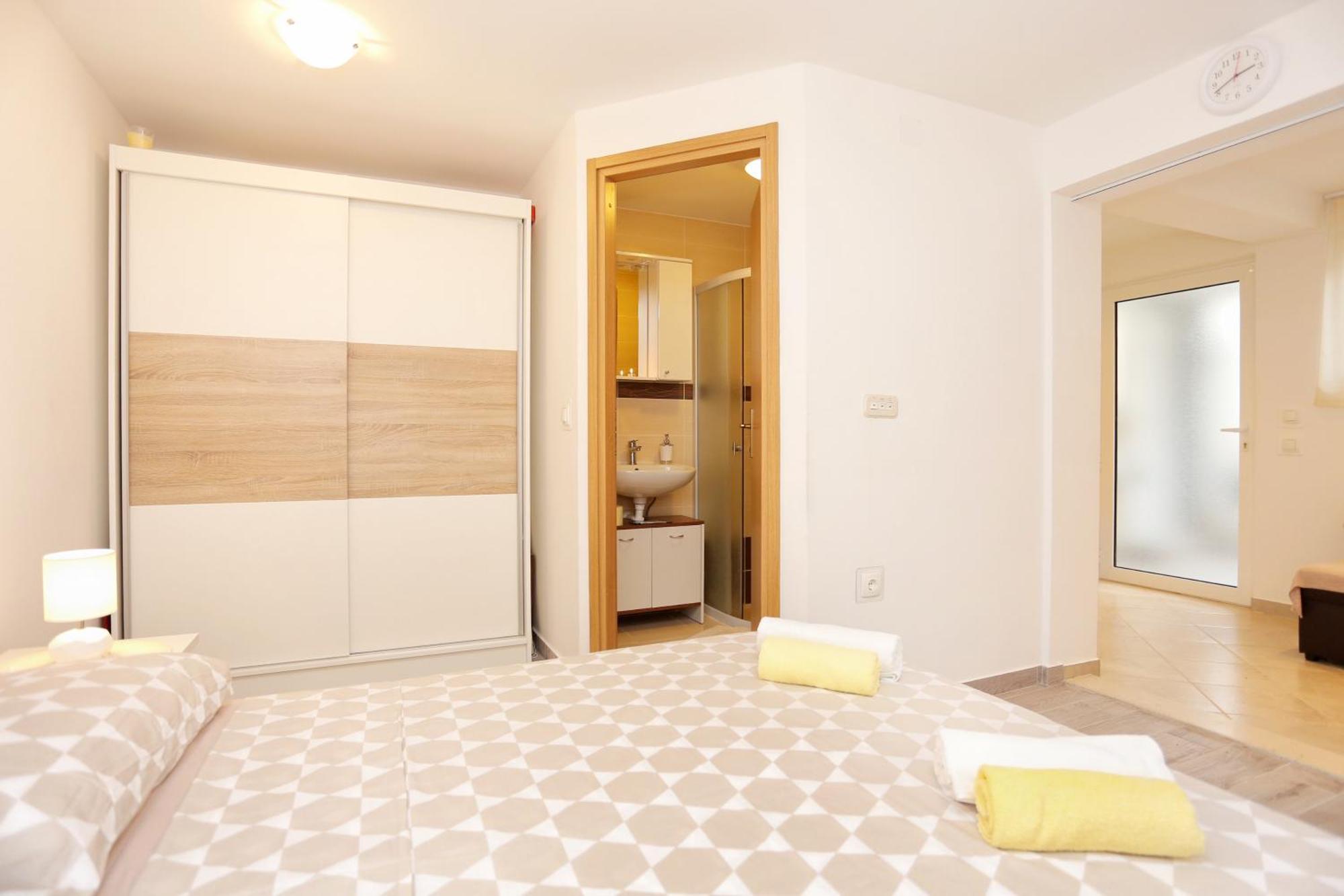 Apartments By The Sea Kastel Kambelovac, Kastela - 8679 Pokój zdjęcie